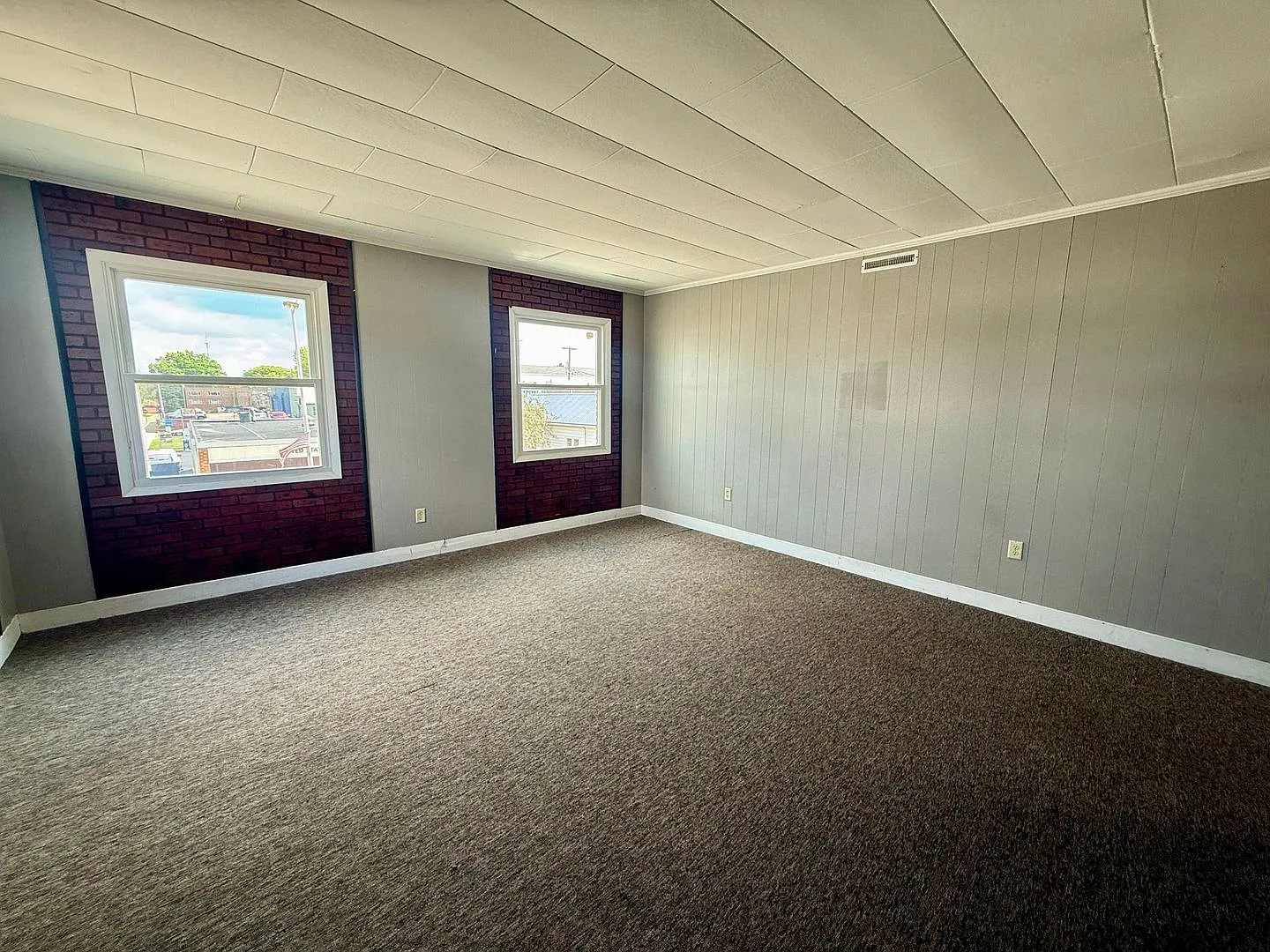 100 West Vinal Street — Photo 4