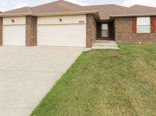 5461 W Butternut Dr, Springfield, MO 65802