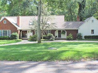 35 Ox Bow Ln, Woodbridge, CT 06525