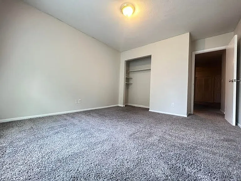 Cedar Chase Apartments — Photo 17