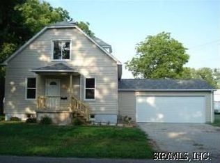 417 Laurel St, Highland, IL 62249