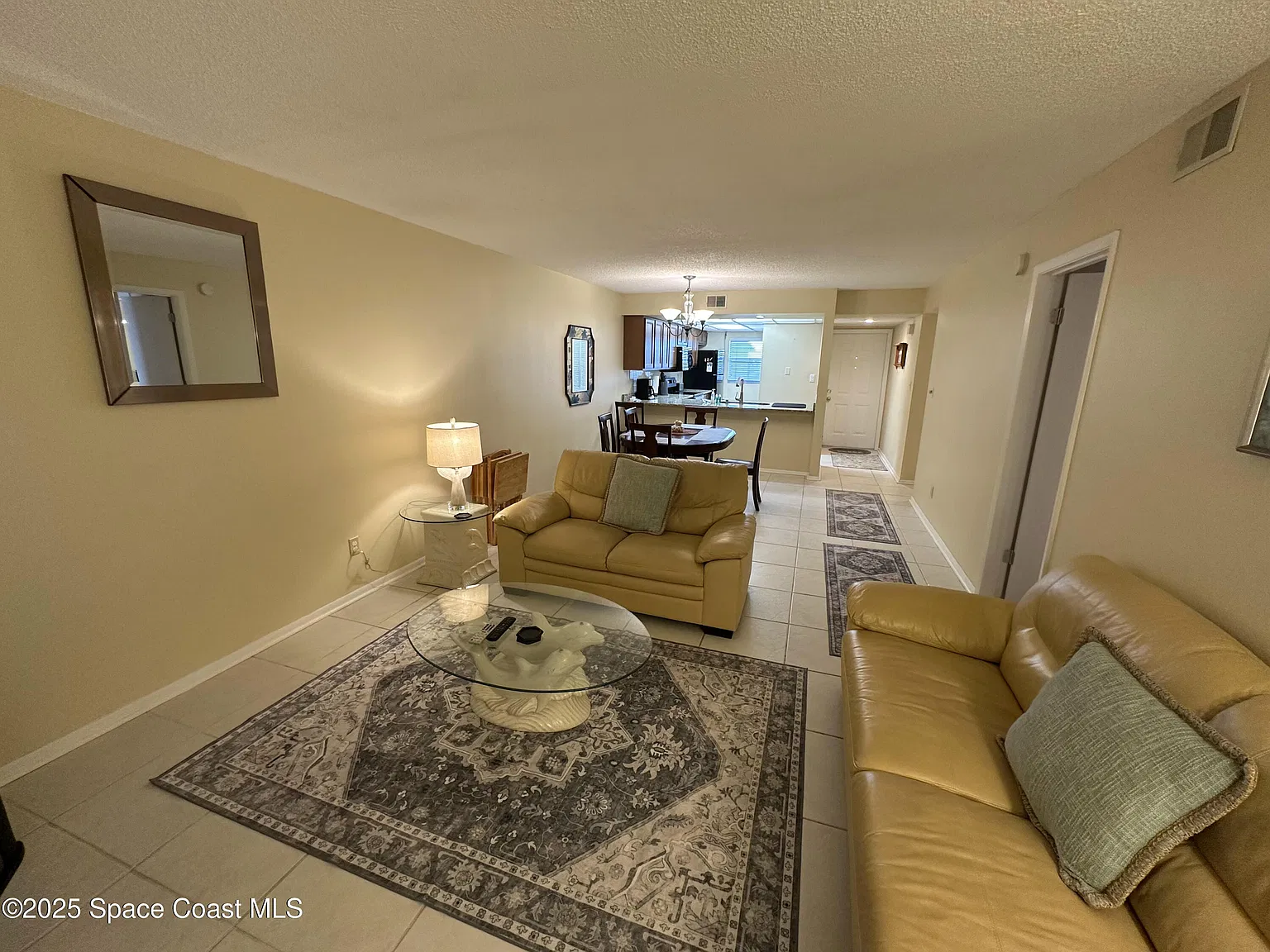 3 bed, 2.0 bath, 1453 sqft, $3,800 — Photo 2