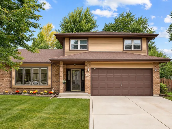 29 Mayfair Ln, Aurora, IL 60504