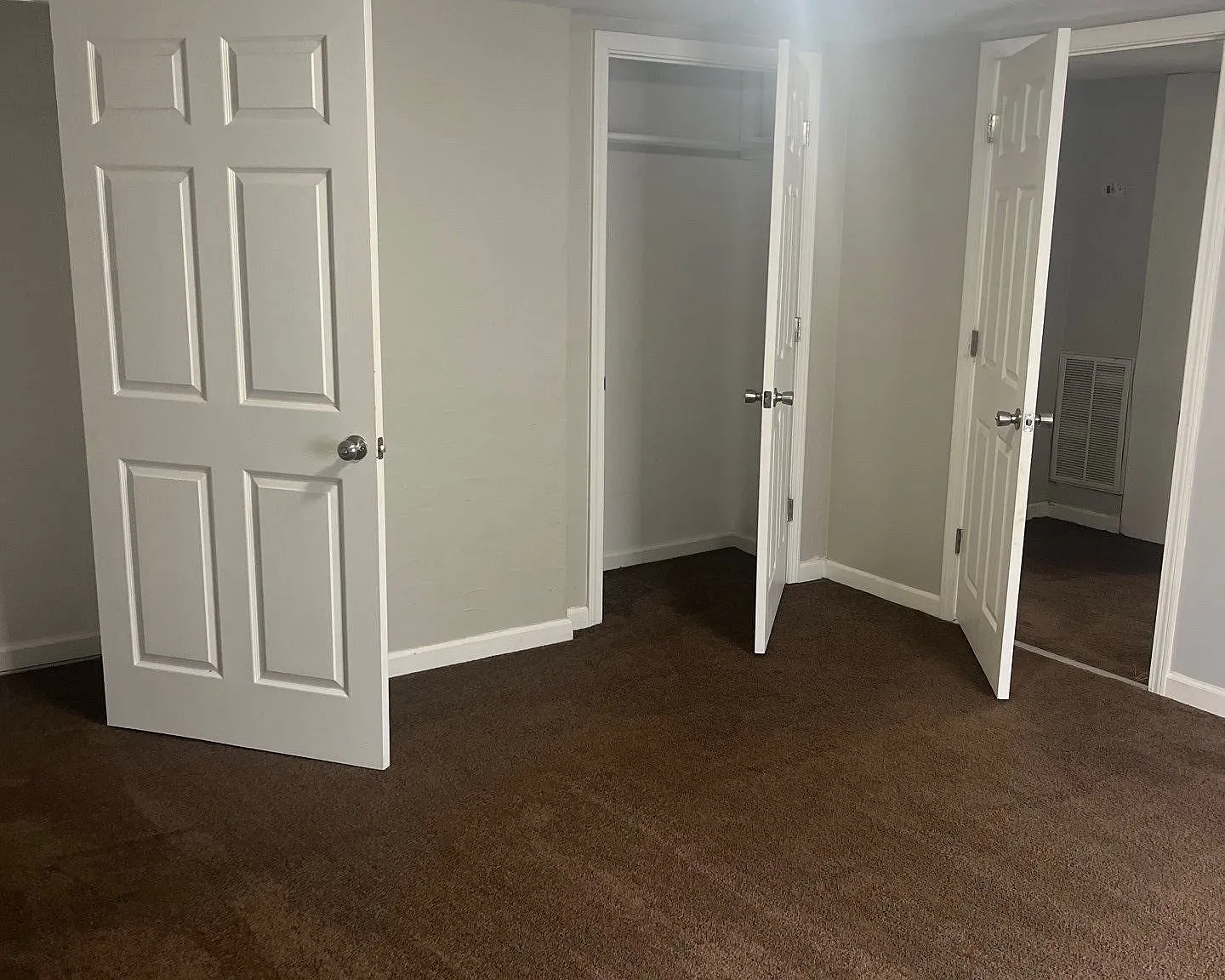 3 bed, 1000 sqft, $900 — Photo 3