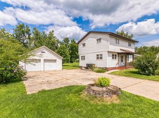 415 Galena Rd, Janesville, WI 53548