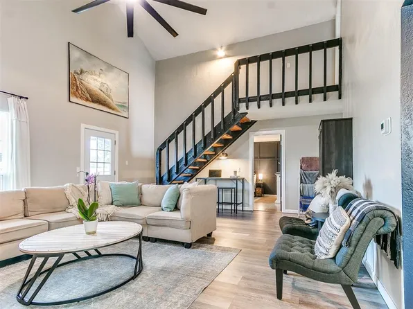 833 Lapwing Rd, Edmond, OK 73003