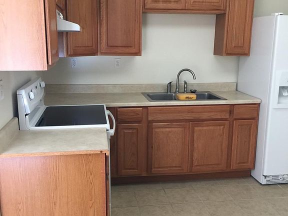3rd image of 205 Brown St
