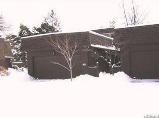 19243 Heather Ln #B10-1, Strongsville, OH 44136
