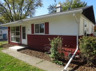 66 Wren Rd, Carpentersville, IL 60110