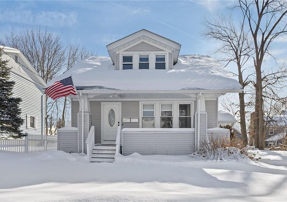 1st image of 202 Phillips St