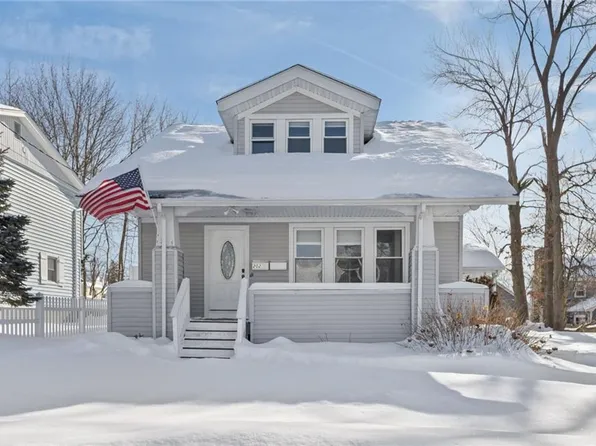 202 Phillips St, Woonsocket, RI 02895