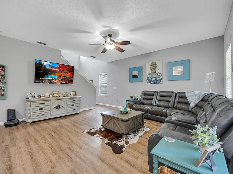 762 Battersea Dr — Photo 6