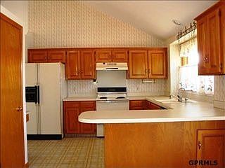 5th image of 7924 S 71st Ave