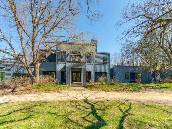 18212 Oak Grove Rd, Harvard, IL 60033