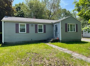 17 Leland Dr, Springfield, MA 01109
