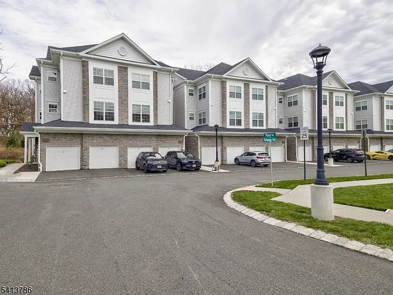 67 Veterans Way — Photo 1