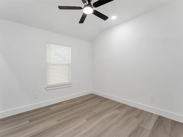 9406 Sandra St #A — Photo 19