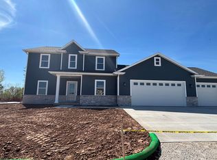 N9035 Cedar Ct, Menasha, WI 54952