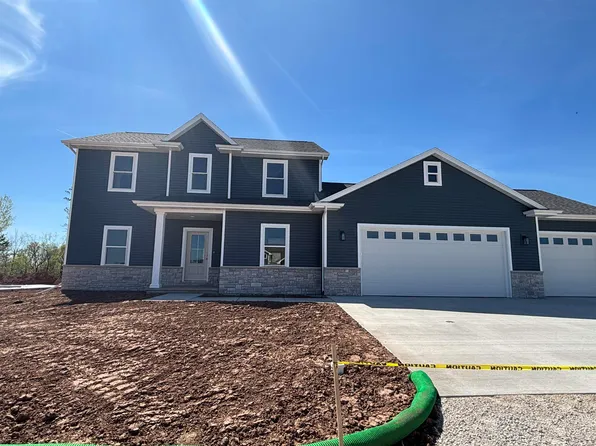 N9035 Cedar Ct, Menasha, WI 54952