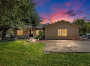 3287 Bradley Ln, Brenham, TX 77833