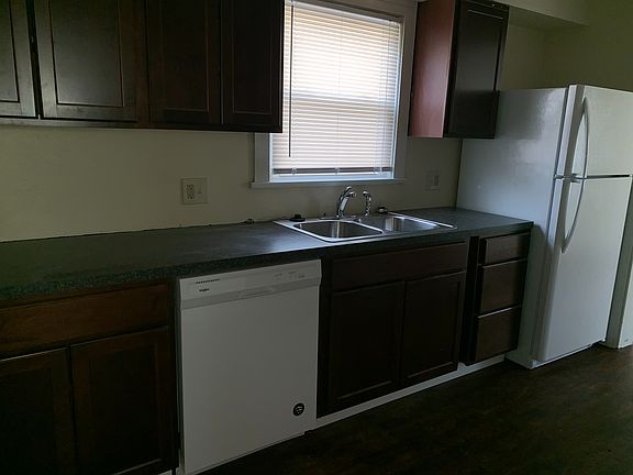 2nd image of 212 Montrose St