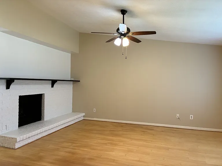 2715 Kingfisher Dr — Photo 6