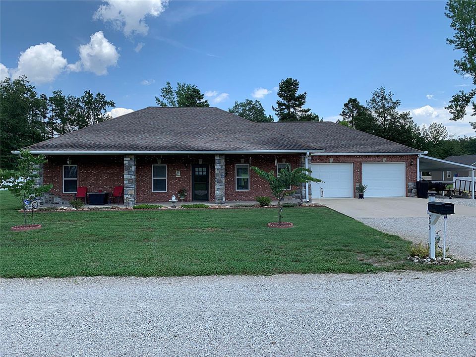 1st image of 206 Crooked Pine Ln