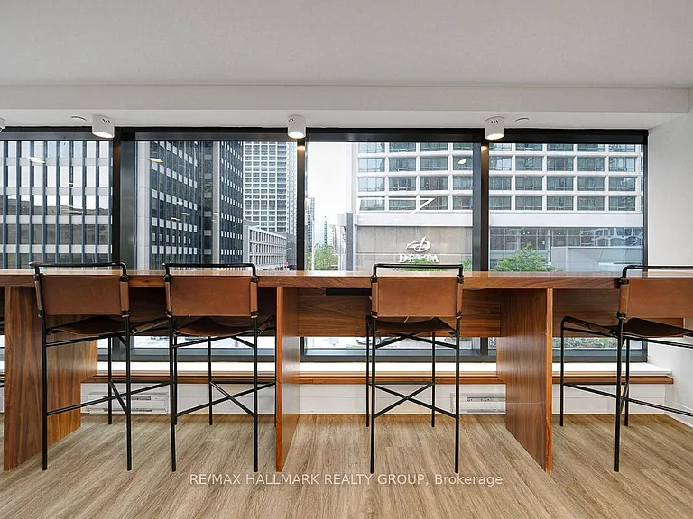 340 Queen St #1302 — Photo 31