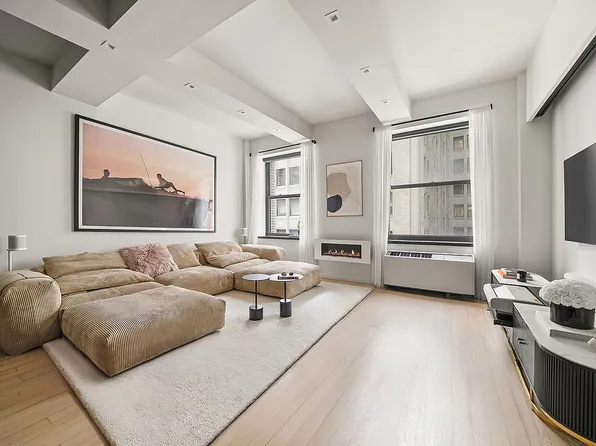 20 Pine St APT 2307, New York, NY 10005