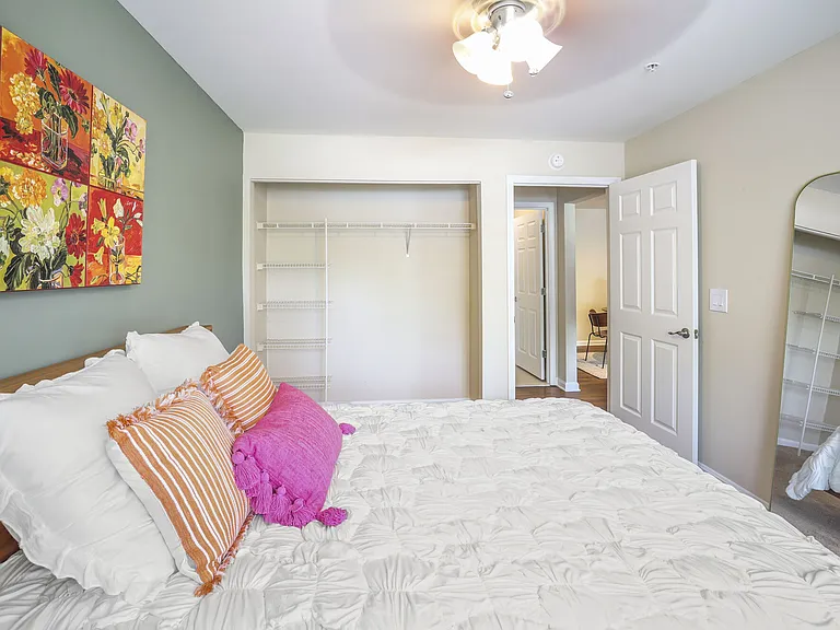 Stonehaven Apartments — Photo 13