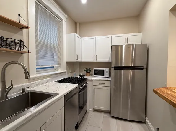 22 Orkney Rd APT 5, Brighton, MA 02135