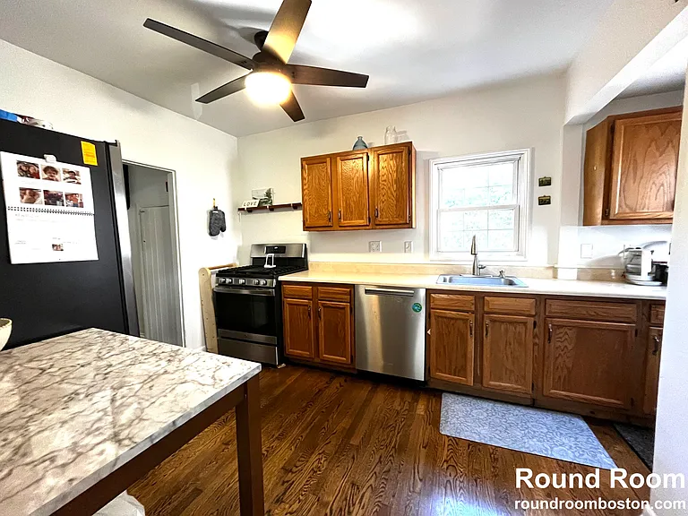 53 Henderson St — Photo 2