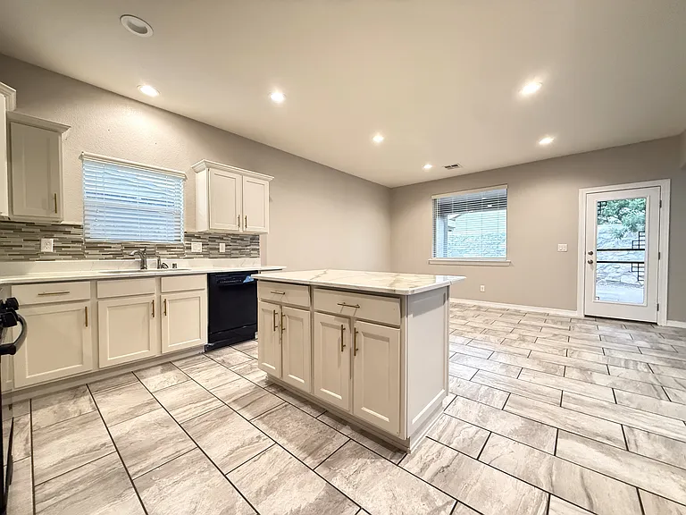 1028 Flyer Pl — Photo 14