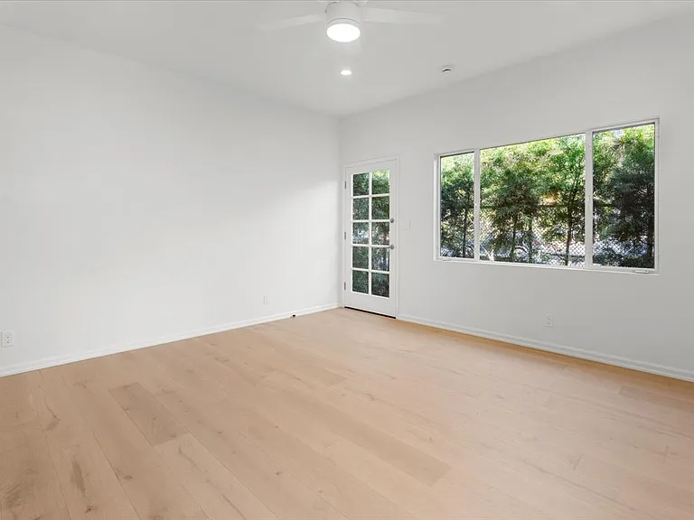 1403 Brockton Ave #1403 — Photo 20