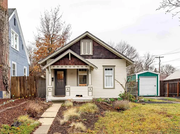 725 E 3rd St, Moscow, ID 83843