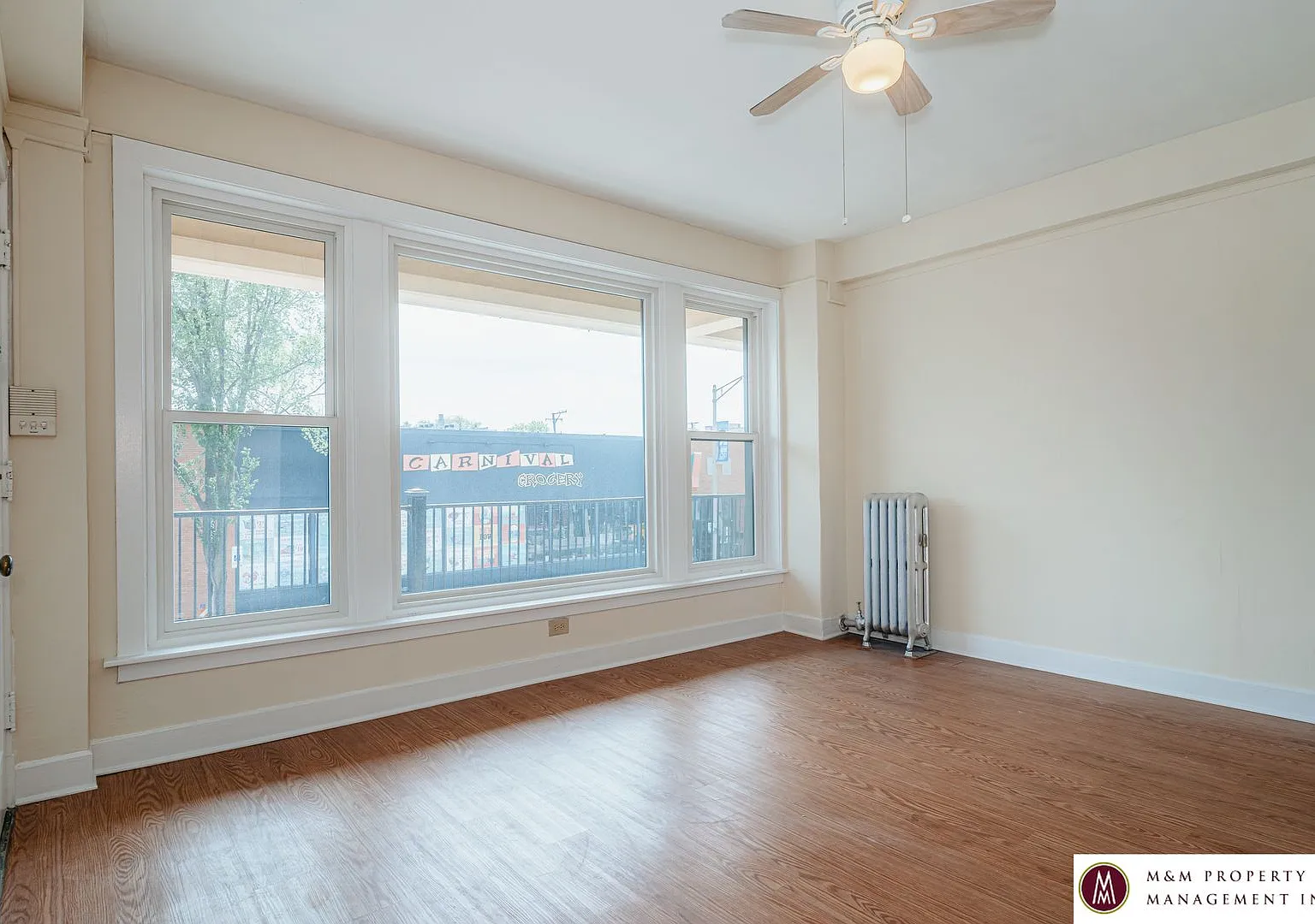 817 Oak Park — Photo 3