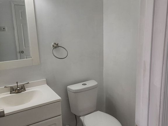3rd image of 3006 London Company Way