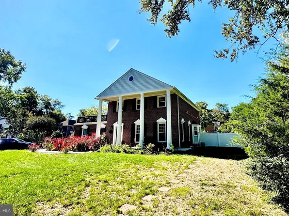7428 Mason Ln, Falls Church, VA 22042