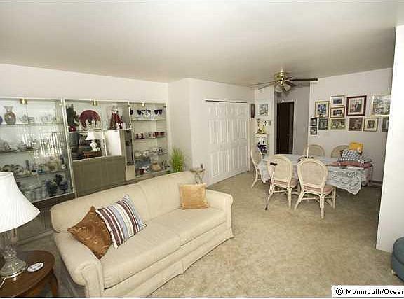 3rd image of 75 Whitefield Ave APT 428