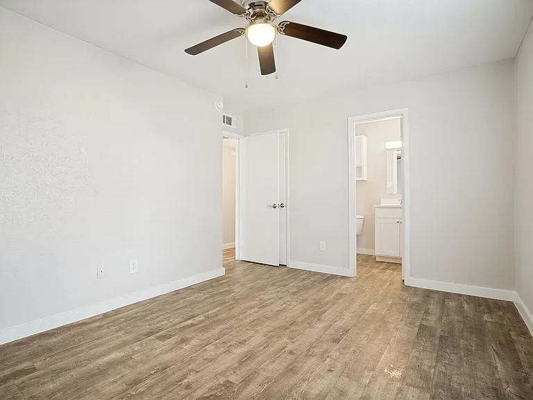 Gazebo Apartments (Denton, Tx) — Photo 28