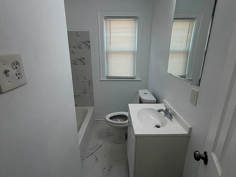 15443 Whitcomb St #2 — Photo 8
