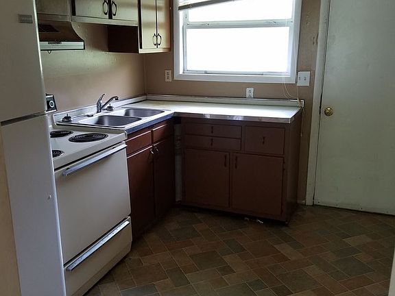 2nd image of 112 Dale St APT 05