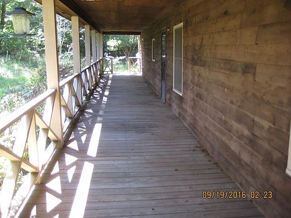 3rd image of 32 Bobwhite Ct