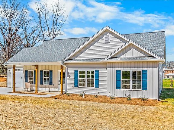 2nd image of 221 Bethania St