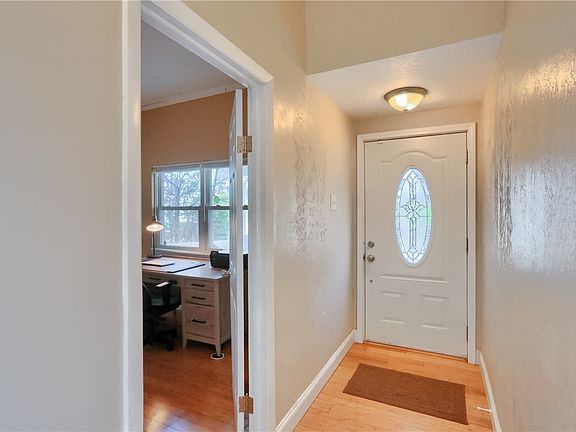 3rd image of 323 Virginia Ave