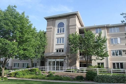 1st image of 440 E Montrose Ave APT 304