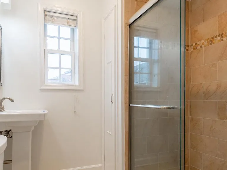 1718 W Abingdon Dr #302 — Photo 26