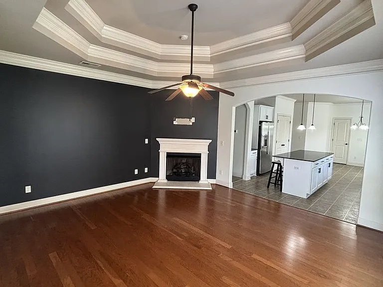 182 Sharpe St — Photo 3
