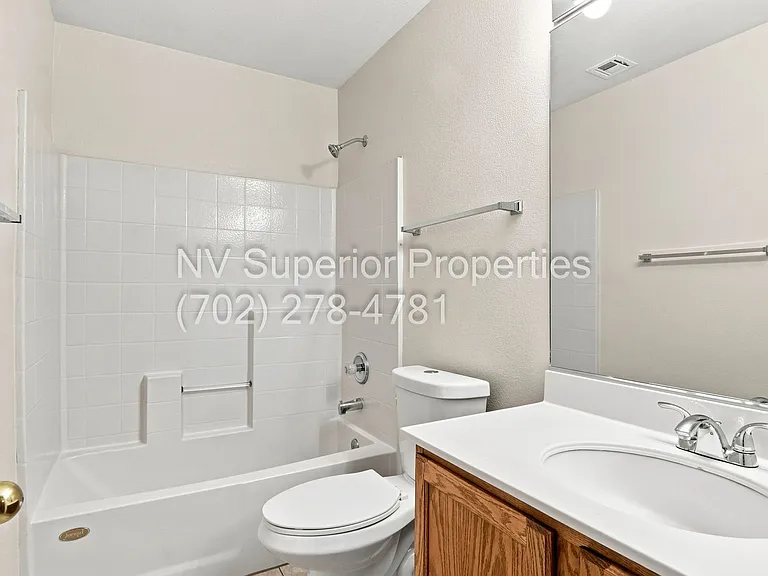 3876 Waynesvill St — Photo 42
