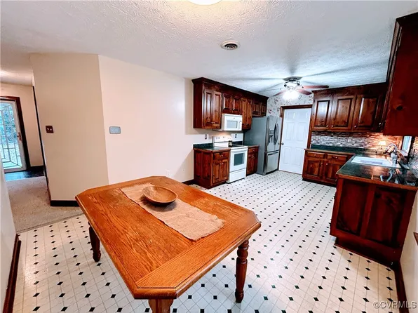 744 Millwood Rd, Aylett, VA 23009